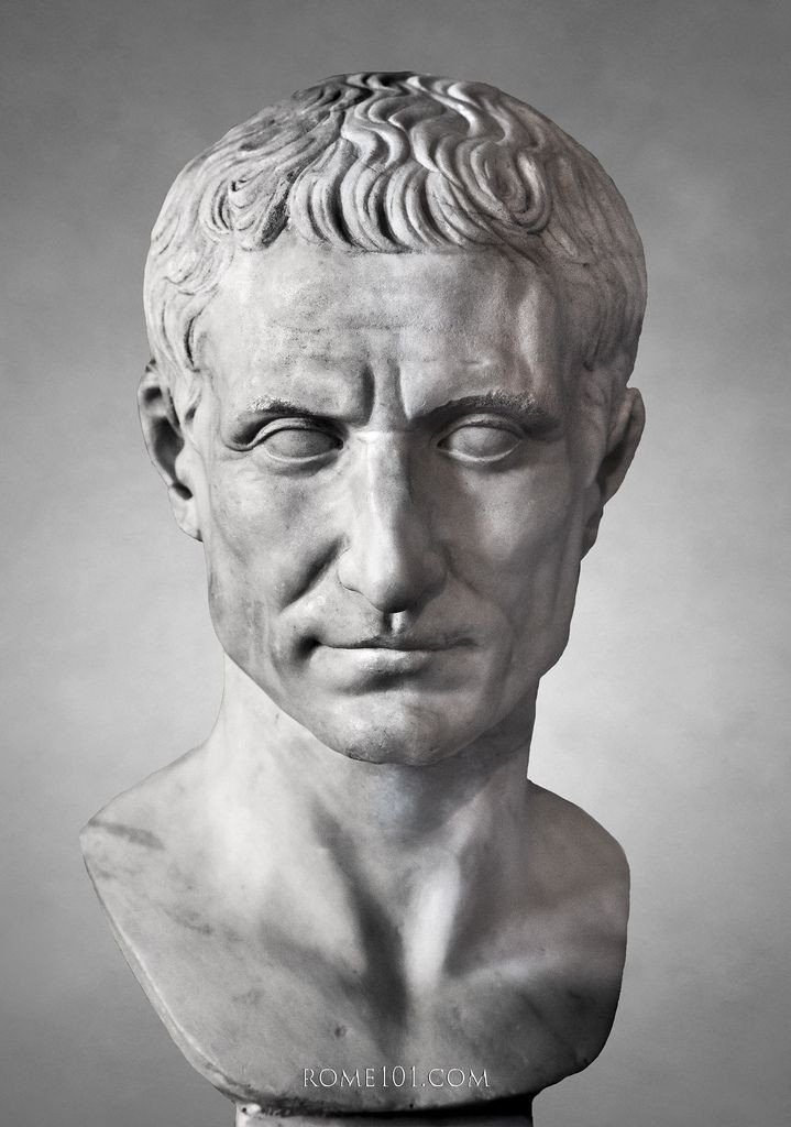 Là người đứng đầu bộ máy chính quyền La Mã, Julius Caesar cho thực hiện nhiều chính sách và cải cách quan trọng về kinh tế, văn hóa... Nhờ vậy, La Mã có sự phát triển nhanh chóng.