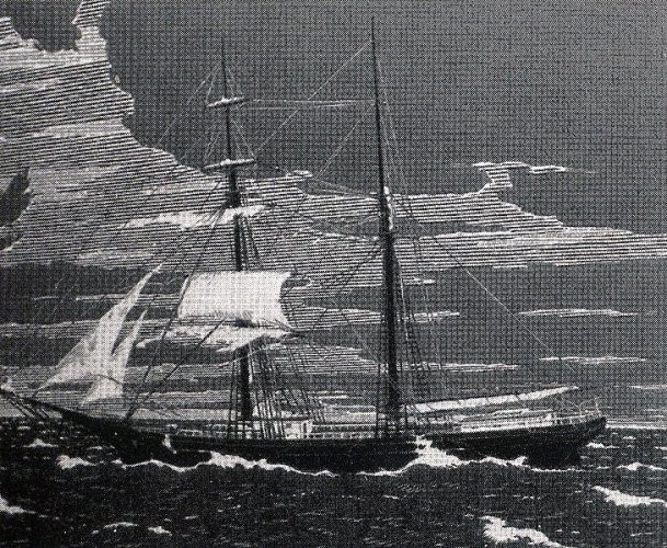 Điều kỳ lạ là con tàu ở trong tình trạng tốt, hàng hóa và đồ đạc cá nhân của mọi người còn nguyên vẹn. Dù giới chức trách triển khai lực lượng tìm kiếm cứu hộ lớn nhưng không thấy bất cứ dấu vết nào của những người có mặt trên tàu Mary Celeste. Không ai biết con tàu này gặp nạn ở "tam giác quỷ" Bermuda như thế nào.