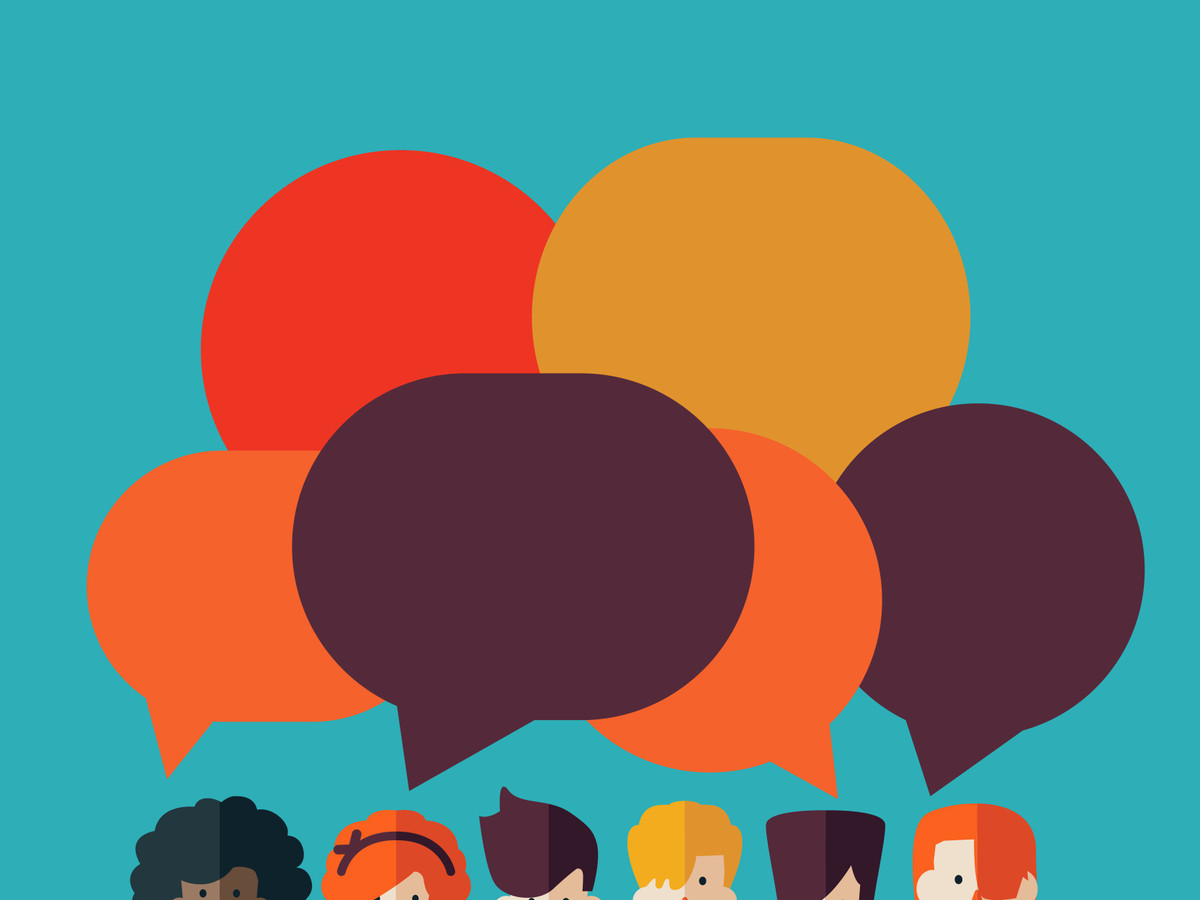 Đây không phải là lần đầu tiên Myers thay đổi giọng nói. Cô từng đột nhiên nói giọng Ireland vào năm 2011 và nói giọng của người Australia vào năm 2014.