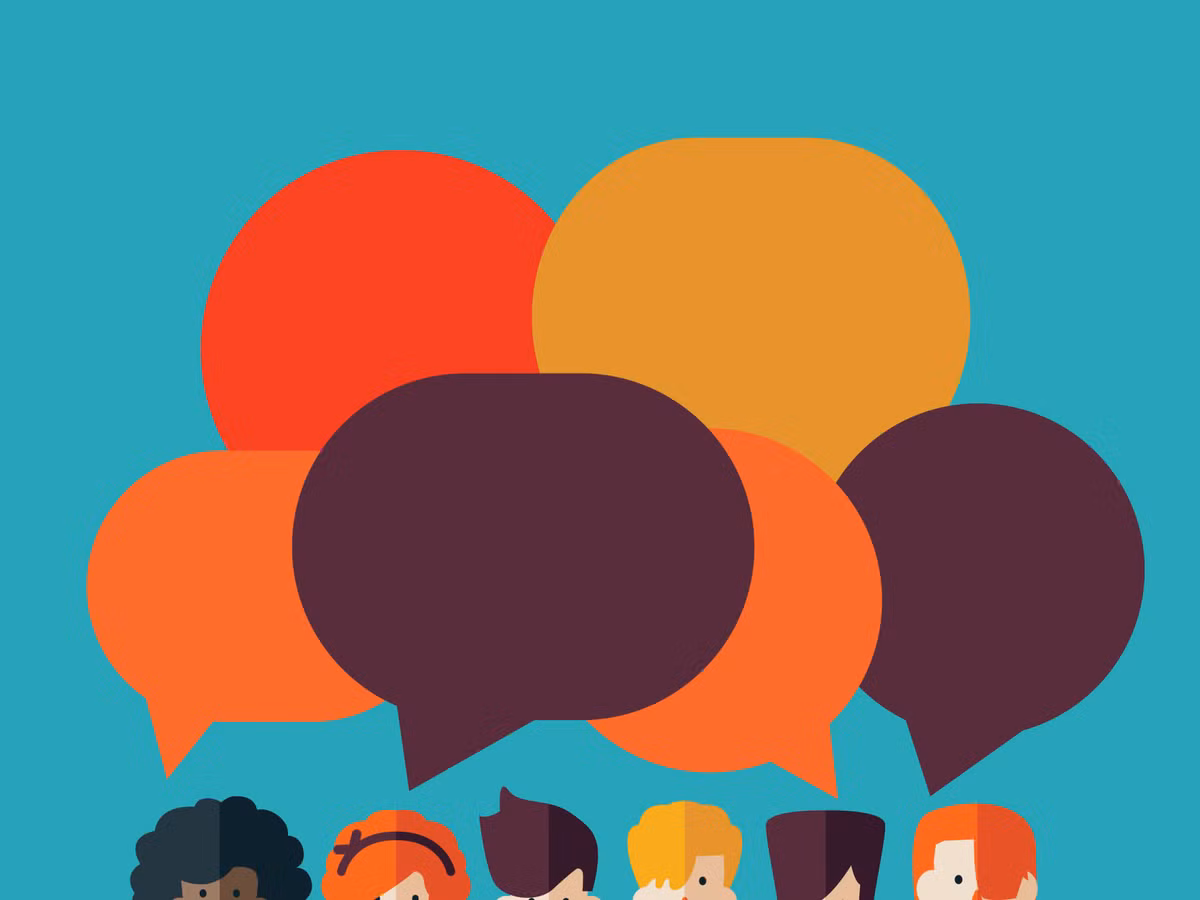 Đây không phải là lần đầu tiên Myers thay đổi giọng nói. Cô từng đột nhiên nói giọng Ireland vào năm 2011 và nói giọng của người Australia vào năm 2014.