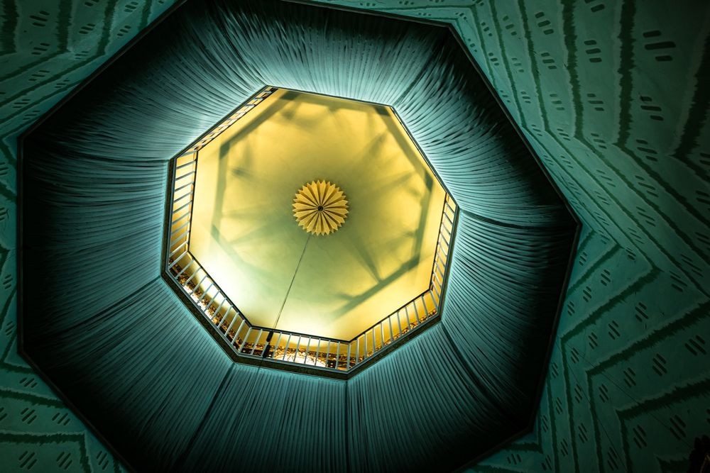 Vào năm 1886, Reichel thực hiện một số thay đổi pháp lý đối với căn nhà khi cho phép anh trai là Rev Oswald Reichel thừa kế ngôi nhà 16 mặt tiền. Vì vậy, ông trở thành nam chủ nhân duy nhất của A la Ronde trong vòng hơn 200 năm qua.