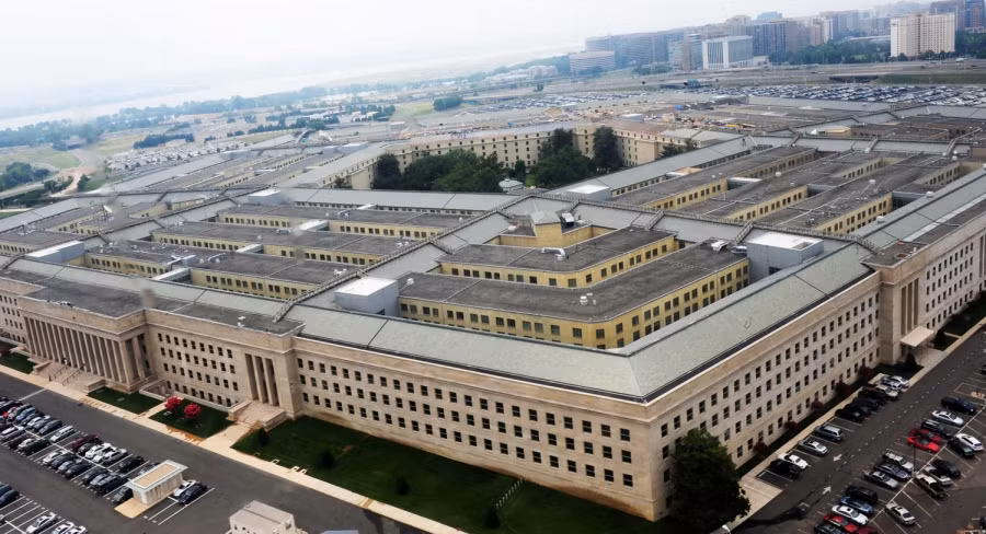 Ngoài ra, chính thiết kế tòa nhà 5 cạnh giúp khoảng cách di chuyển theo chiều dài cạnh tòa nhà ngắn hơn so với hình chữ nhật. Nhờ vậy, thời gian di chuyển của nhân viên trong tòa nhà được rút ngắn.