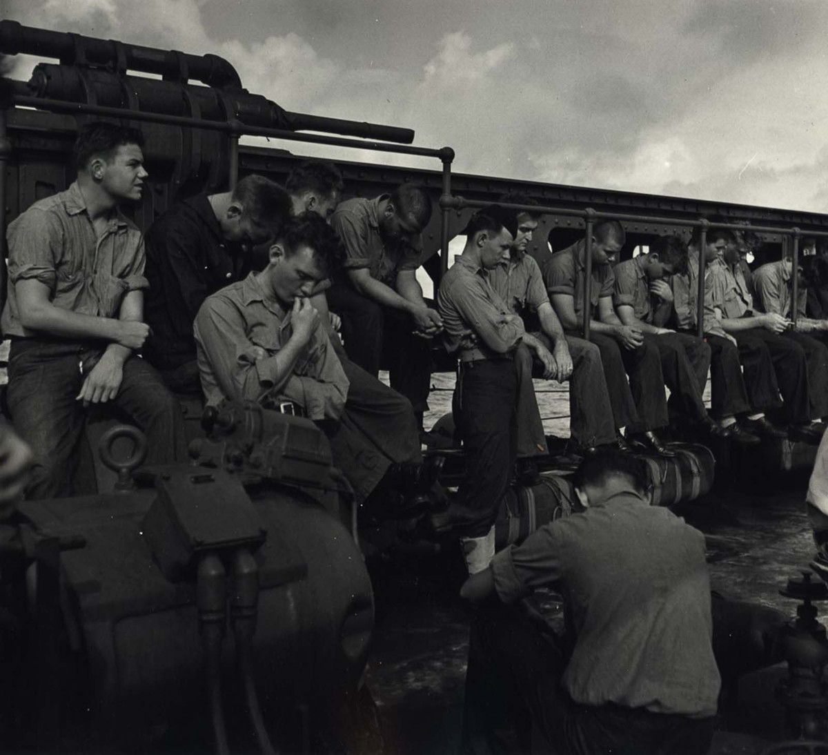 Các thủy thủ Mỹ trên tàu U.S.S. Yorktown năm 1943.