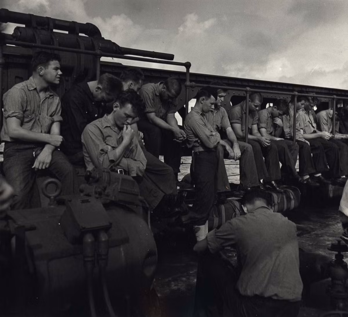 Các thủy thủ Mỹ trên tàu U.S.S. Yorktown năm 1943.