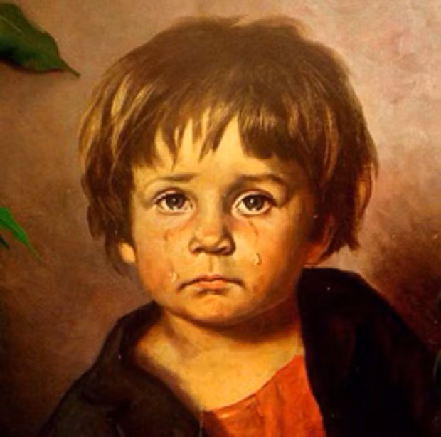 Một số ngôi nhà treo bức tranh của họa sĩ Amadio đột nhiên gặp hỏa hoạn. Điều kỳ lạ là trong khi mọi đồ đạc của căn nhà bị thiêu rụi thì bức tranh "Cậu bé khóc" không hề hấn gì.