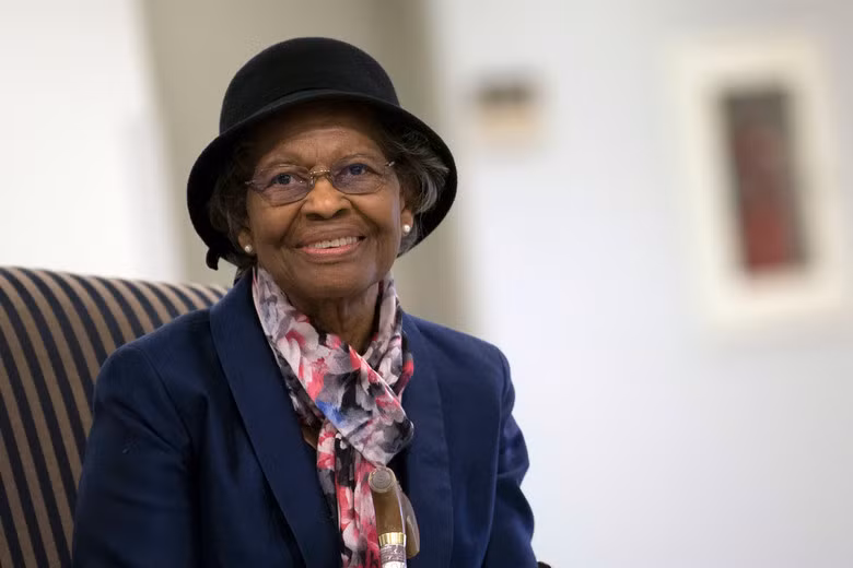 Tiến sĩ Gladys West trở thành niềm tự hào đối với người da màu. Bà là nhà toán học nổi tiếng nước Mỹ có nhiều đóng góp quan trọng cho thế giới.