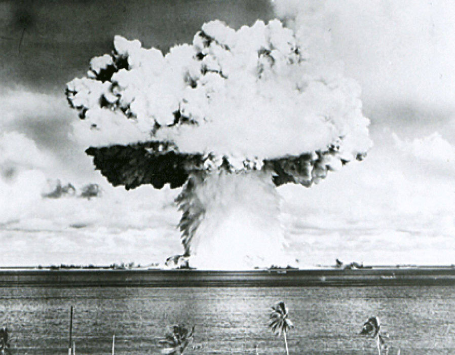 Đây là cuộc thử nghiệm hạt nhân đầu tiên của Mỹ cũng như thế giới được tiến hành dưới nước ở độ sâu 5,27 m.