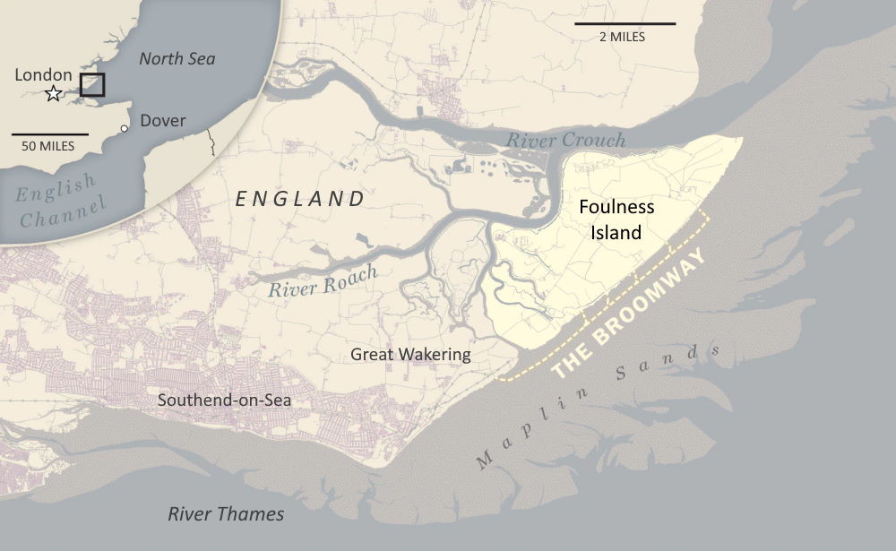 Cụ thể, đảo Foulness nằm trên bờ biển phía đông Essex, phía cửa sông Roach. Trong quá khứ, hòn đảo này thuộc sự kiểm soát của quân đội Anh.