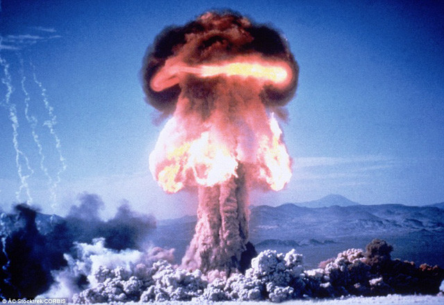 Trong số này, 800 vụ nổ hạt nhân được quân đội Mỹ tiến hành dưới lòng đất.