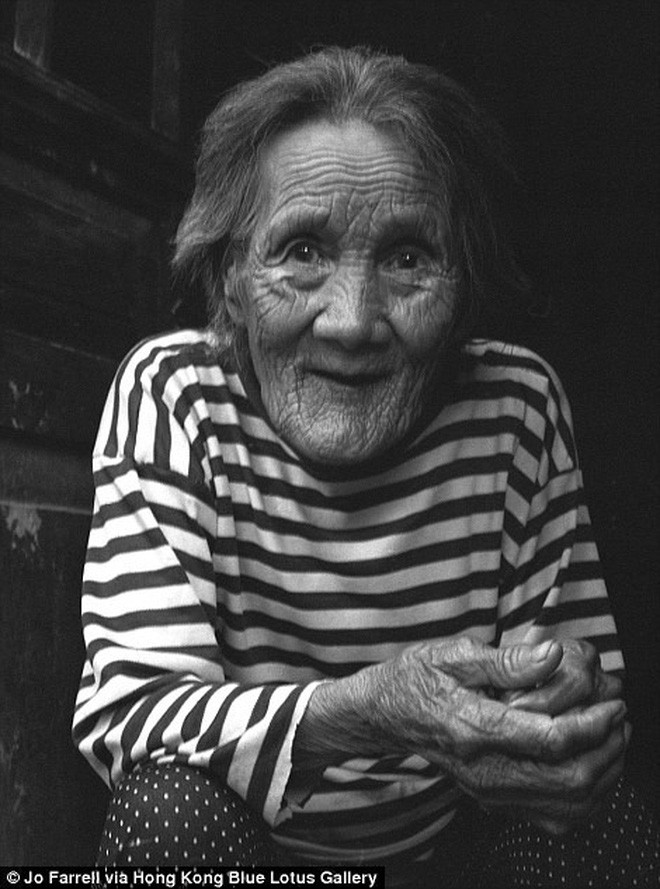 Bà Cao Mei Ying thực hiện tập tục "bó chân gót sen" từ năm 3 tuổi.