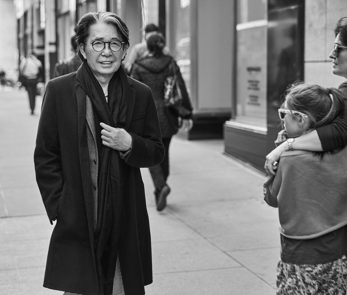 Tại Việt Nam, Hồ Ngọc Hà, Thủy Tiên, Lưu Hương Giang... là khách hàng trung thành của nhà thiết kế Kenzo.