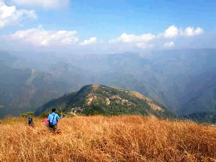 Mọi người dân trong làng nhớ rõ giai điệu của từng người nên chỉ cần nghe tiếng huýt sáo là biết người được gọi trong giai điệu là ai.