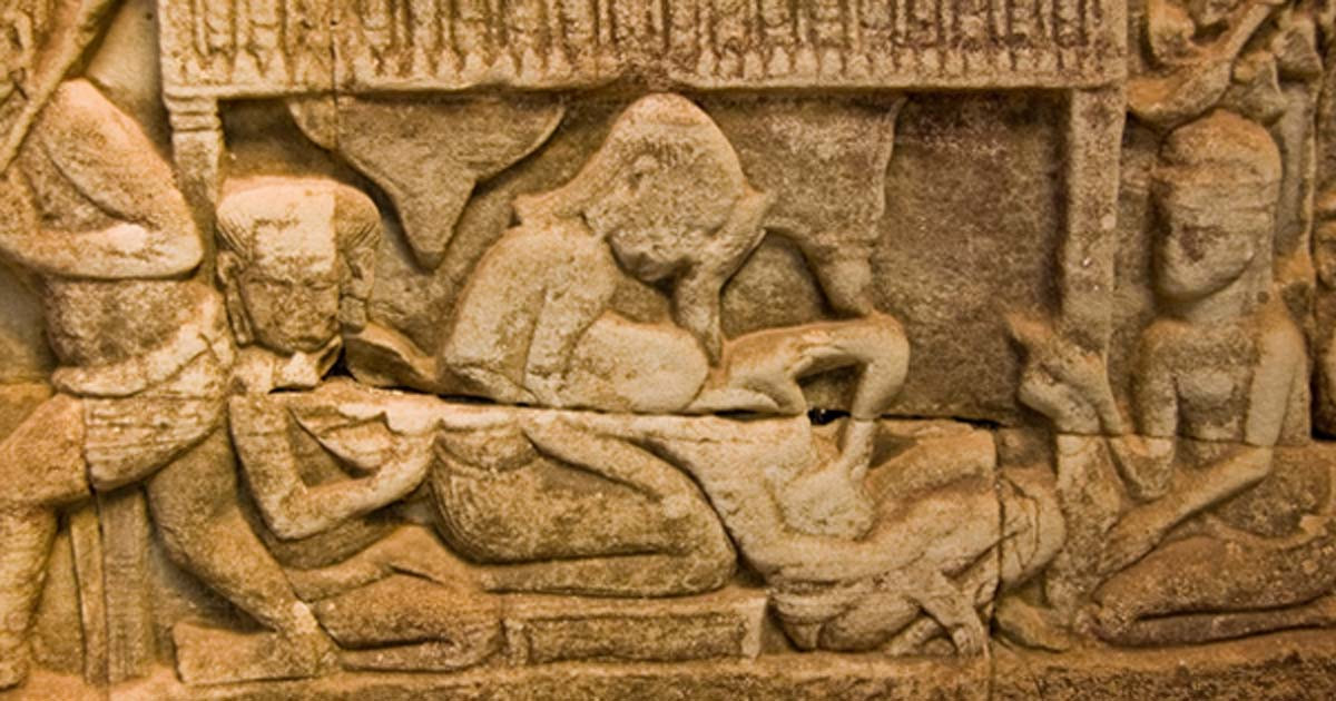 Tuy nhiên, không phải phụ nữ nào cũng thuận lợi sinh con. Những trường hợp sinh khó thì cả mẹ và đứa trẻ trong bụng có thể tử vong vì những biến chứng trong lúc sinh mà những người đỡ đẻ không có kiến thức y khoa không thể xử lý được.