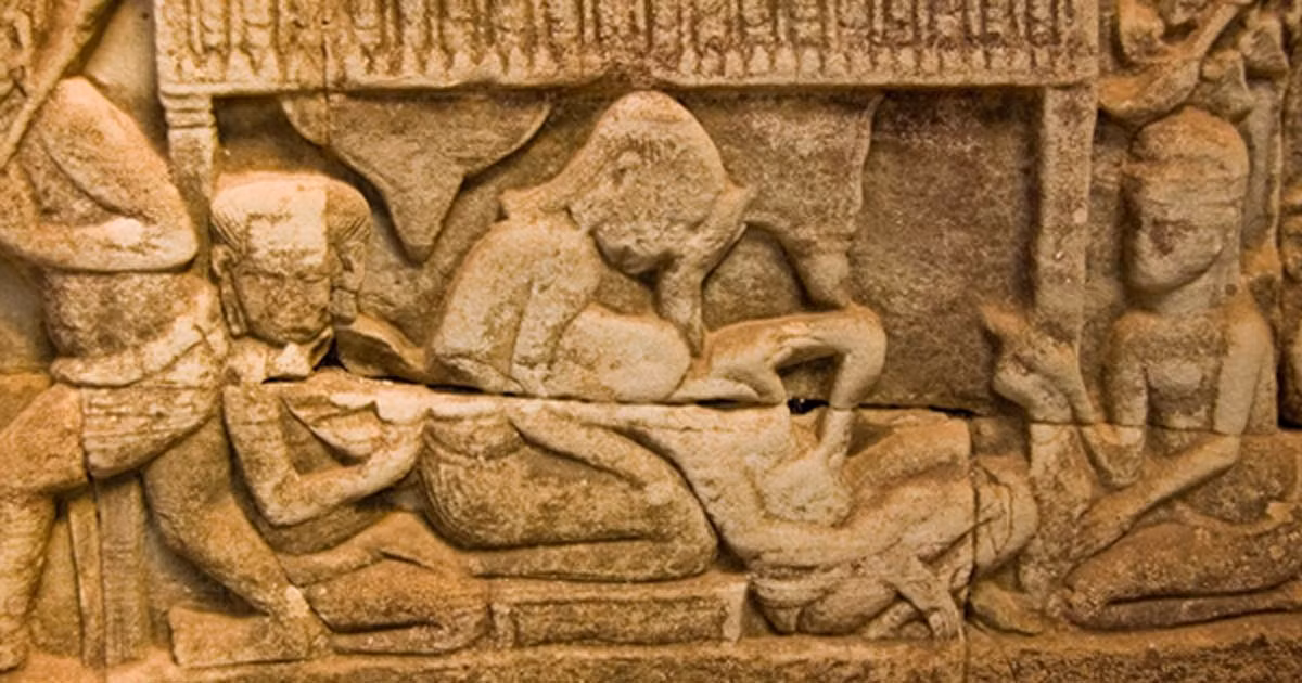 Tuy nhiên, không phải phụ nữ nào cũng thuận lợi sinh con. Những trường hợp sinh khó thì cả mẹ và đứa trẻ trong bụng có thể tử vong vì những biến chứng trong lúc sinh mà những người đỡ đẻ không có kiến thức y khoa không thể xử lý được.