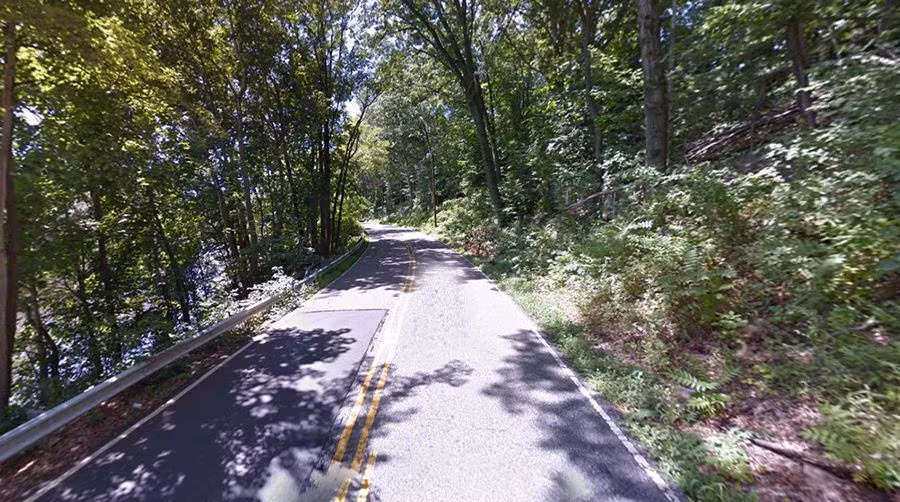 Nằm ở thị trấn Totowa, bang New Jersey, đường Annie được đặt tên theo tên của một người bị xe tải đâm vào những năm 1960.