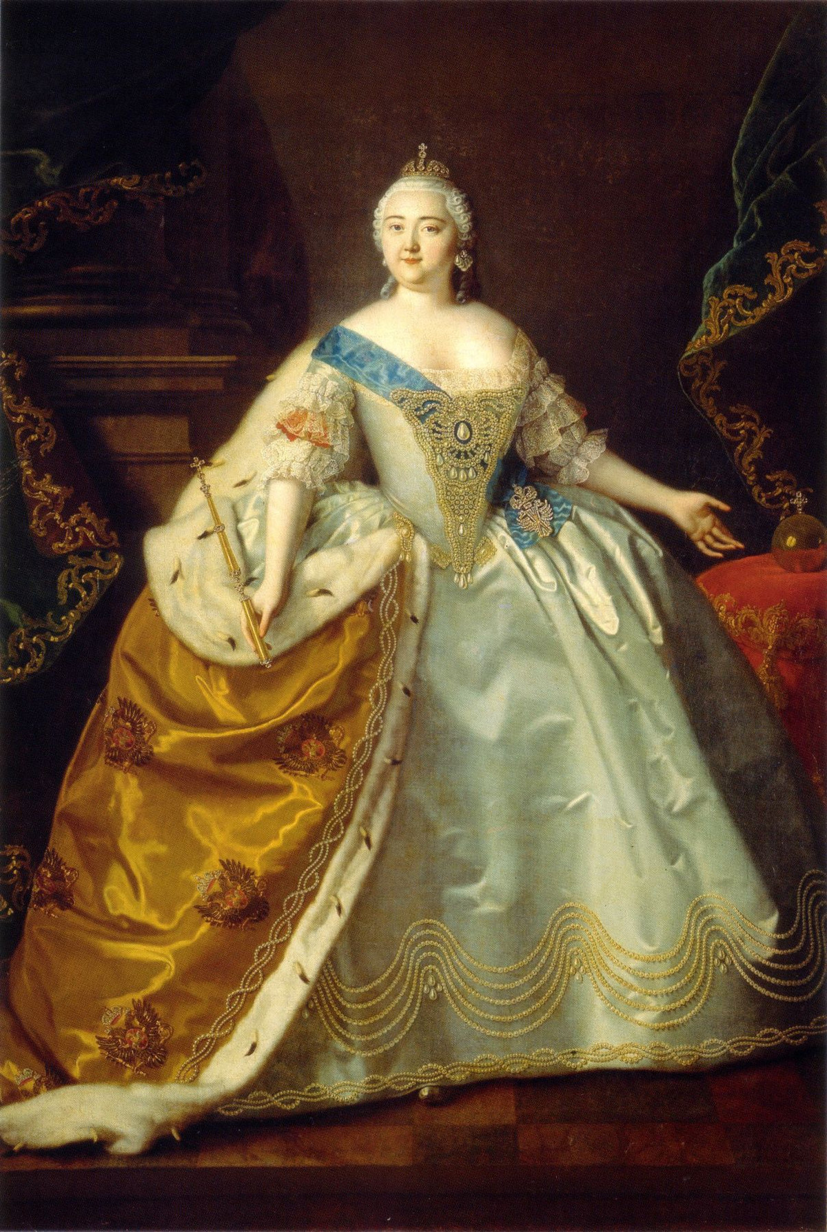 Nữ hoàng Elizabeth cho xây dựng nhiều công trình kiến trúc đồ sộ. Trong số này nổi tiếng nhất là cung điện mùa Đông lộng lẫy được xây dựng trong thời gian bà nắm "quyền sinh quyền sát" ở Nga.