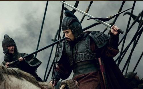 Cao tăng Thích Đạo An được bảo vệ trong nha môn thái thú Tương Dương. Tuy nhiên, trong nha môn có nội gián của quân Tiền Tần. Vì vậy, đội quân của Phù Kiên công phá thành Tương Dương và đưa cao tăng Thích Đạo An về nước.