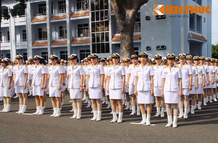 Khối nữ cán bộ sĩ quan, giảng viên nhà trường.