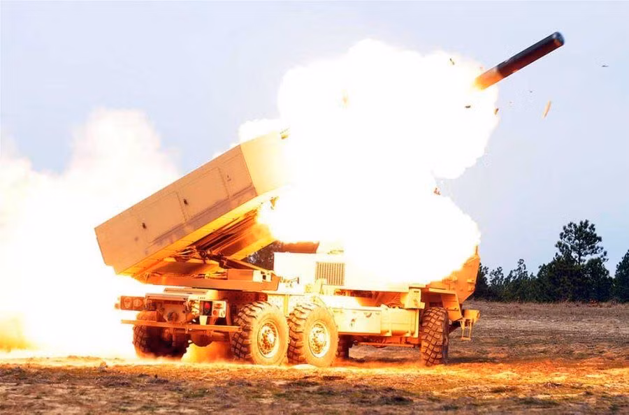 Nếu sử dụng đạn tên lửa đạn đạo chiến thuật MGM-140 Block IVA thì tầm bắn tăng lên tới 300km.