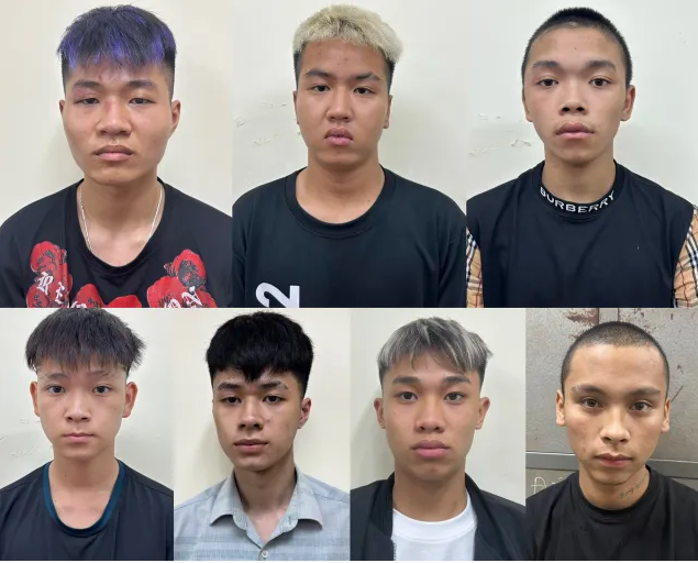 Đến khu vực trước cửa số 790 đường Láng, Đống Đa, Hà Nội, Nguyễn Hoàng Thịnh điều khiển xe máy không biển kiểm soát chở Trần Lâm Tuấn Huy ngồi sau đạp vào đầu xe của N.T.N (có 2 người ngồi sau) khiến xe mất lái đâm vào dải phân cách giữa đường khiến N.T.N và 1 người tử vong tại chỗ, 1 người được đưa đến Bệnh viện cấp cứu, sau đó tử vong. Căn cứ tài liệu thu thập được, Cơ quan Cảnh sát điều tra Công an TP Hà Nội đã ra Lệnh bắt, giữ người trong trường hợp khẩn cấp, tạm giữ hình sự đối với 25 đối tượng về hành vi Giết người, Gây rối trật tự công cộng. 