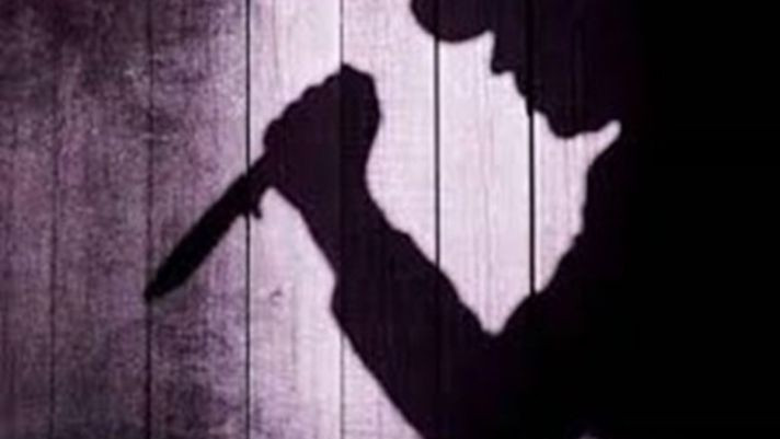 Đi được một đoạn, thấy chỗ vắng vẻ, Tuấn Anh lấy con dao đã chuẩn bị sẵn rồi sát hại anh Huynh một cách rất dã man. Do bất ngờ nên nạn nhân không kịp phản ứng hay chống cự gì, tử vong tại chỗ. Thấy anh Huynh đã chết, Tuấn anh nổ xe máy của nạn nhân rồi rời khỏi hiện trường về nhà trọ ngủ cho tới khi bị Công an Băc Giang phát hiện, bắt giữ. Khi ngồi trước mặt các điều tra viên, Tuấn Anh cho biết gã nhận thức được hành vi của mình là đặc biệt nghiêm trọng, bày tỏ sự ân hận. Thế nhưng, mọi thứ đã quá muộn, với việc tước đi mạng sống của một người thanh niên vô tội, Tuấn Anh sẽ phải trả một cái giá rất đắt trước pháp luật. (Ảnh minh họa, nguồn internet)