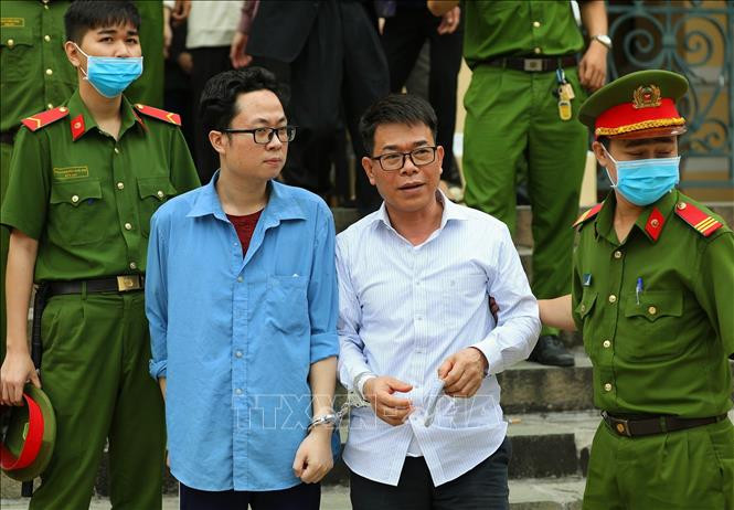 Nguyên Phó Chánh án Nguyễn Hải Nam lĩnh án 17 tháng tù Nguyen Pho Chanh an Nguyen Hai Nam linh an 17 thang tu