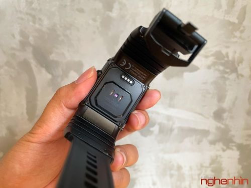 Nubia Watch có độ bền cao và chống xước nên có thể dùng để đeo thường xuyên. Bạn có thể tùy chỉnh phong cách đồng hồ của mình với hàng trăm thiết kế màn hình tải xuống từ ứng dụng Nubia.