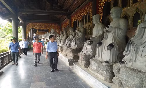 Chiem bai tam linh va thuong ngoan non nuoc Ninh Binh