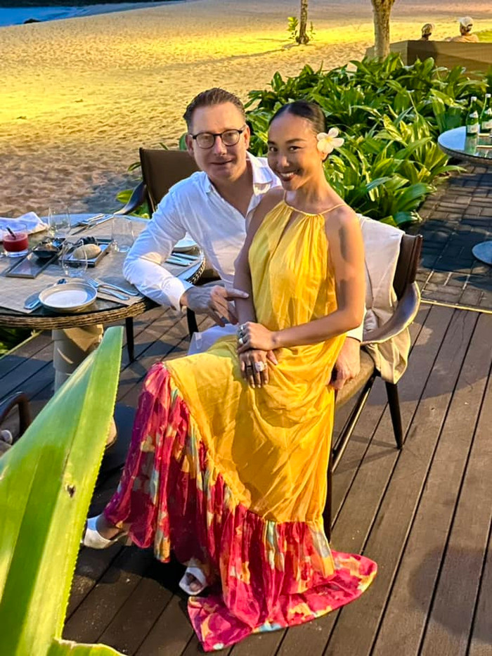 Doan Trang he lo cuoc song binh yen o Singapore-Hinh-7