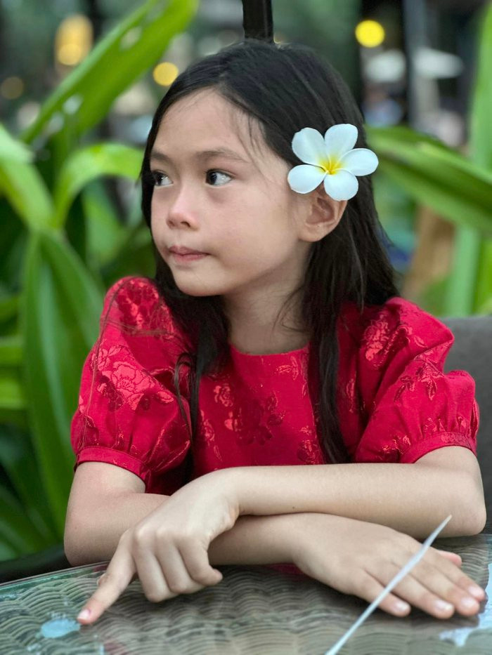 Doan Trang he lo cuoc song binh yen o Singapore-Hinh-4