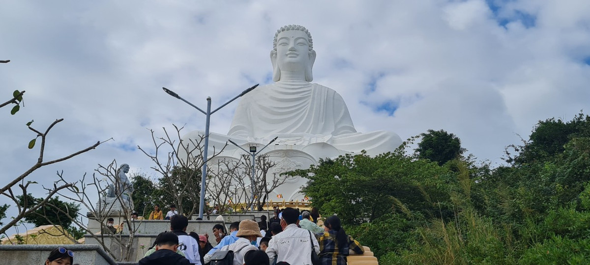 Đi đến bậc thang cuối cùng cũng là lúc đạt được thành công, là lúc nhìn thấy Phật.
