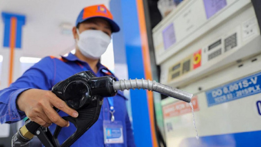 Giá xăng dầu năm 2022 nhiều biến động, người mua “toát mồ hôi hột” - Hình 6 Gia xang dau nam 2022 nhieu bien dong, nguoi mua “toat mo hoi hot”-Hinh-6