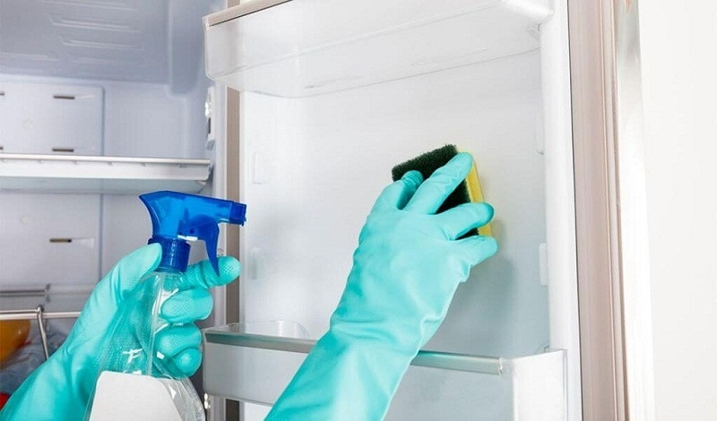 5 buoc khu sach mui hoi va vet ban trong tu lanh sau Tet-Hinh-3