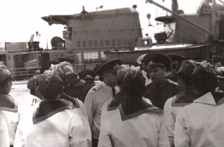 Từ góc độ địa chính trị, việc các căn cứ hải quân có mặt ở nước ngoài không chỉ cho thấy vị thế quan trọng của đất nước. Đó là điều kiện để phát triển kinh tế bền vững và khai thác an toàn các nguồn tài nguyên biển, cũng như công cụ quân sự và ngoại giao để tăng cường an ninh quốc gia và quốc tế. Nguồn ảnh: clubadmiral.ru