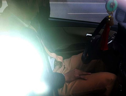 .. ngủ ngon lành trong xe (nguồn ảnh otofun).