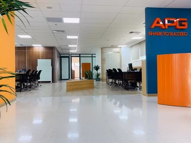 Chung khoan APG thoai von tai Ladophar va GKM Holdings