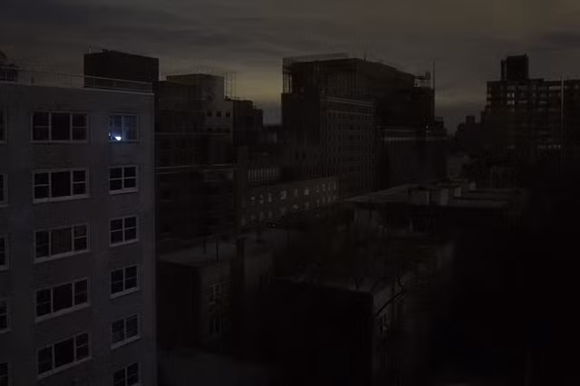 Lần đầu tiên loại bom này được sử dụng là vào năm 1990 trong chiến tranh vùng Vịnh lần 1. Khi Mỹ sử dụng loại bom này tấn công Iraq, có tới 85% cơ sở hạ tầng năng lượng của Iraq bị gián đoạn khi bị bom Graphite tấn công khiến cả quốc gia này gần như chìm trong bóng tối. Nguồn ảnh: Noshiz.