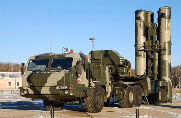 Phía Nga cũng cho biết thêm, S-400 ở Sevastopol sẽ kết hợp với các tổ hợp phòng không Pantsir-S1, giúp tăng khả năng phòng thủ của Sevastopol lên tới 50% so với hiện tại. Nguồn ảnh: RT.