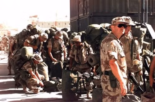 Kết quả là trong hơn 4 tháng thiết lập trật tự tại Somali, phía quân Liên Hiệp Quốc thiệt mạng khoảng 200 người trong đó có 53 người Mỹ và 60 người Pakistan-hai quốc gia có số nhân viên thiệt mạng nhiều nhất trong chiến dịch này. Nguồn ảnh: Chive.