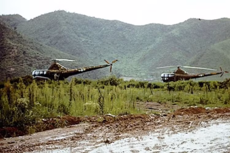 Đây cũng là cuộc chiến tranh đầu tiên có sự tham gia của trực thăng và máy bay phản lực. Nguồn ảnh: Thechive.