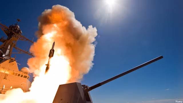 Dù các tên lửa phòng vệ đa năng SM-6 gia nhập biên chế Hải quân Mỹ từ năm 2013 tới nay nhưng hiện tại những thông tin về loạt tên lửa này vẫn còn rất mù mờ. Ngoài Mỹ còn có Úc, Nhật Bản và Hàn Quốc cũng đang sở hữu loại tên lửa này trong biên chế lực lượng mình. Nguồn ảnh: Breaking.