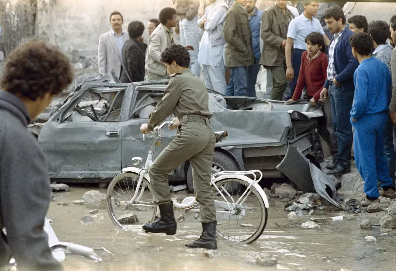 Trong khi đó, phòng không Lybia đã bắn hạ được một chiến đấu cơ F-111 của Không quân Mỹ khiến toàn bộ hai phi hành đoàn thiệt mạng. Nguồn ảnh: Krqe.