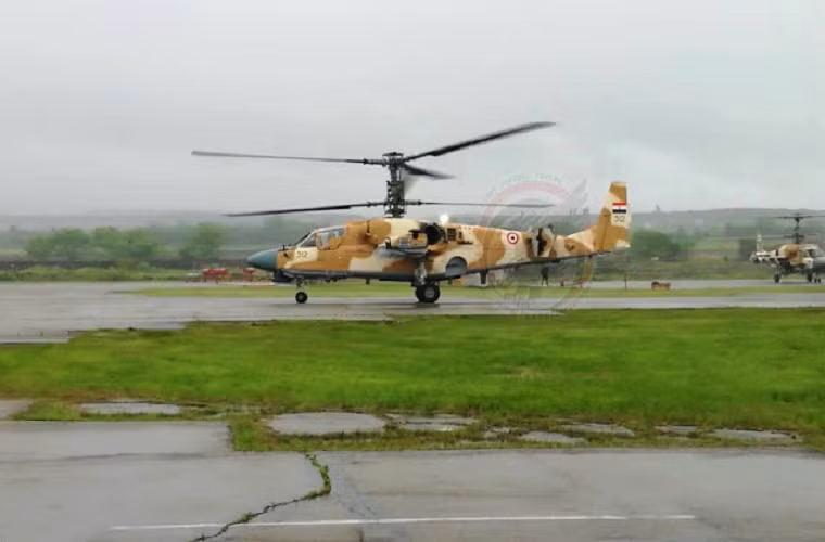 Thậm chí để hoàn thiện sức mạnh cho bộ đôi tàu đổ bộ trực thăng Mistral của mình, Hải quân Ai Cập còn mua lại cả lô trực thăng tấn công Ka-52K mà Nga dự kiến sẽ trang bị trên Mistral. Nguồn ảnh: sdelanounas.ru.