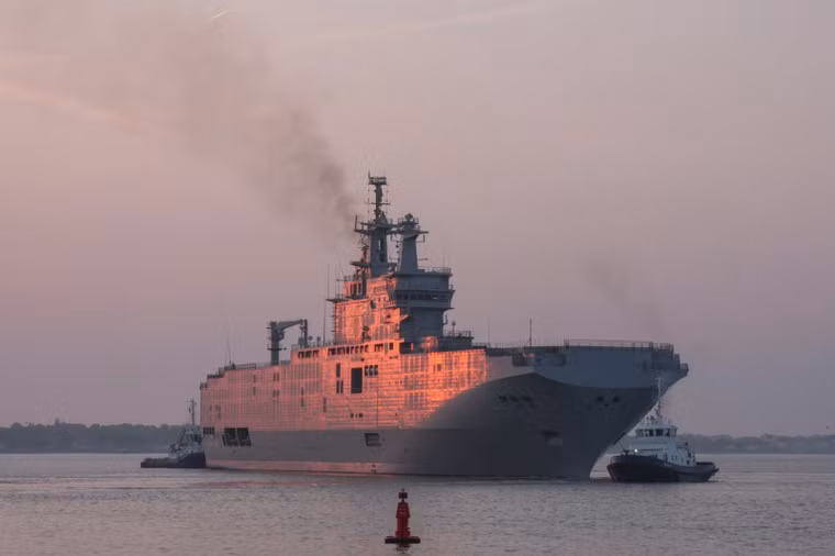 Theo tính toán trước đây của phía Nga, tàu có khả năng mang được tối đa 8 trực thăng tấn công Ka-52K, 4 trực thăng vận tải Ka-29TB và 4 trực thăng săn ngầm Ka-27P. Nguồn ảnh: Ship.