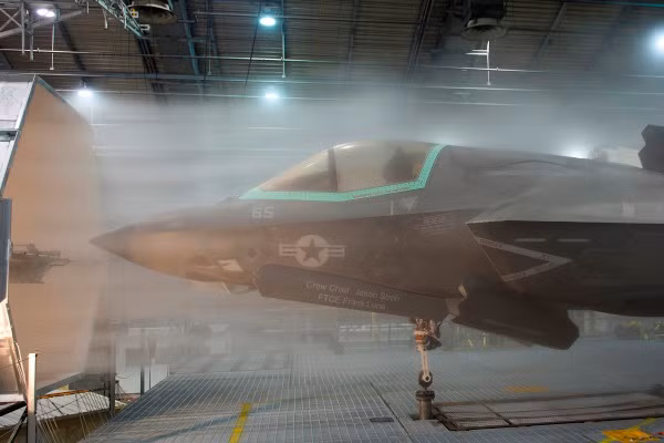 Hình ảnh F-35 thử nghiệm trong môi trường nhiệt độ cực thấp với hầm gió mô phỏng của Lockheed Martin. Nguồn ảnh: Defense.