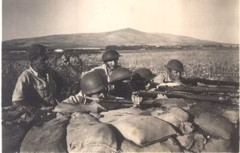 Tới cuối cuộc chiến, số lượng lính tham chiến của các quốc gia trong liên minh Ả Rập đã lên tới con số 69.000 quân. Nguồn ảnh: Common.