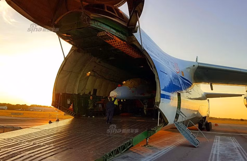 Tổng cộng 6 chiếc MiG-29 sẽ được phía Nga cung cấp miễn phí cho Serbia. Tuy nhiên chi phí sửa chữa, linh kiện thay thế và các thiết bị phụ trợ khác phục vụ cho 10 chiếc chiến đấu cơ này ước tính sẽ vào khoảng 235 triệu USD và Serbia sẽ phải chi trả số tiền này. Nguồn ảnh: Sina.