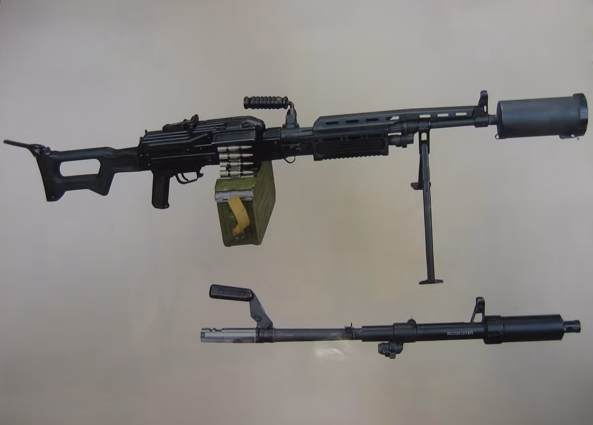 Tầm bắn hiệu quả của khẩu súng máy này lên tới 1.500 mét, tốc độ bắn 650 viên trên phút và sơ tốc đạn 825 mét/giây. Súng sử dụng cỡ đạn 7,65x54mmR. Nguồn ảnh: Warhistory.