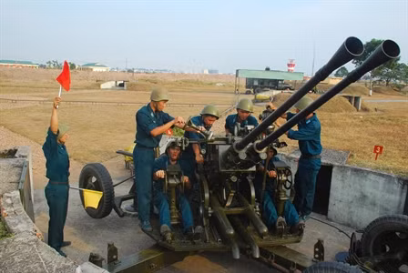 Sẵn sàng tiêu diệt mục tiêu.