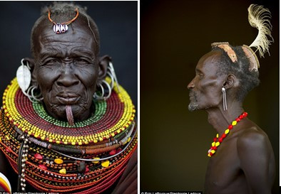 Với những phụ nữ lớn tuổi, họ còn xiên một chiếc vòng nhỏ qua môi. Phụ nữ bộ tộc Turkanna có màu da đỏ và họ thường bôi mỡ động vật hoặc bơ trộn với đất đỏ và bôi lên người để bảo vệ làn da của mình.